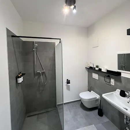 Queens Peak Apartment Cologne